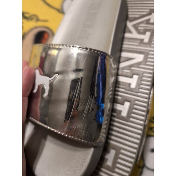 Victoria’s Secret PINK Slides Silver Metallic SINGLE STRAP Large Dog Logo 8.5 - Picture 2 of 7